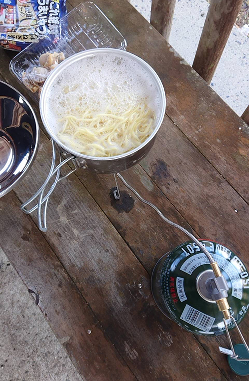 ストーブ（コンロ）はsotoのFUSION trek（OD缶）とMUKA STOVE（ガソリン）